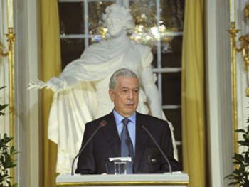 Vargas Llosa: “Las dictaduras deben ser combatidas sin contemplaciones”