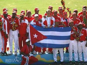 Pasaporte al profesionalismo: ¿fin del béisbol en Cuba?