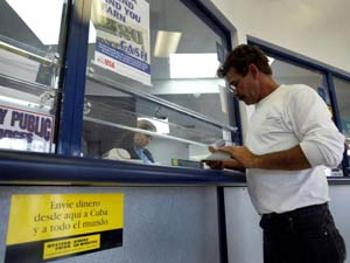 Western Union reduce tarifas para remesas familiares a Cuba