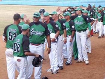 Cienfuegos en la cima o la pelota cubana de cabeza