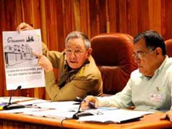 Raúl Castro llama a tribunales y fiscales a jugar un “rol más determinante”
