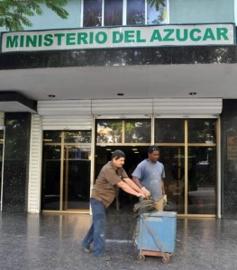 Arrestan a viceministro cubano del Azúcar