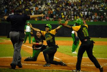 51 Serie Nacional de Béisbol: vuelve la pelota... catarsis de los cubanos