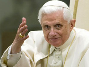 El Papa Benedicto XVI, rumbo a Cuba en el 2012.