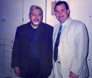 Cabrera Infante y el autor de esta entrevista en 1998.