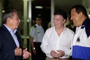 Raul Castro, Santos y Chavez, la cumbre de La Habana.
