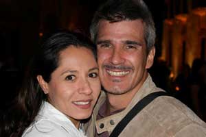 Faxas junto a su esposa mexicana, con quien comparte su vida desde hace seis años.