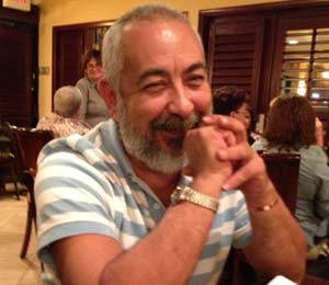 El escritor Leonardo Padura en un restaurante de Miami, el pasado 10 de noviembre.
