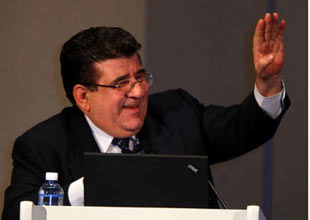 Reynaldo González, aún representante cubano en el COI.