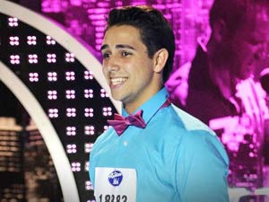 El joven cubano-americano Lázaro Arbos en su primera audición para American Idol