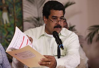 El vicepresidente ejecutivo Nicolás Maduro explica las orientaciones enviadas por Hugo Chávez desde La Habana.