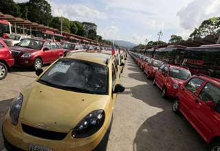 Maduro entregará 20 mil autos a los militares