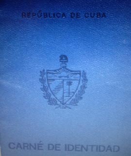 Carne de identidad estilo libro, aun valido en Cuba.