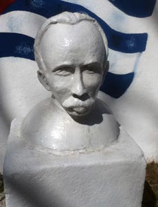 busto de José Martí en un rincón martiano.