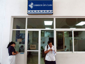 EEUU y Cuba reanudan conversaciones para restablecer correo directo