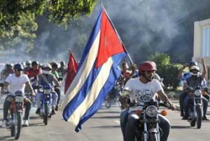 Motorizados de la Seguridad del Estado recorren las calles de La Habana