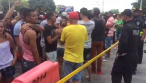 Cubanos entran y crean disturbios en Costa Rica; gobierno  de Solís rechaza violencia