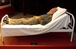 Fidel Castro reaparece de “cuerpo presente” en… Honk Kong