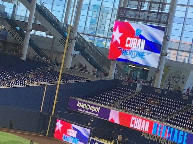 Herencia Cubana en el estadio de los Marlins: Una porfía a destiempo