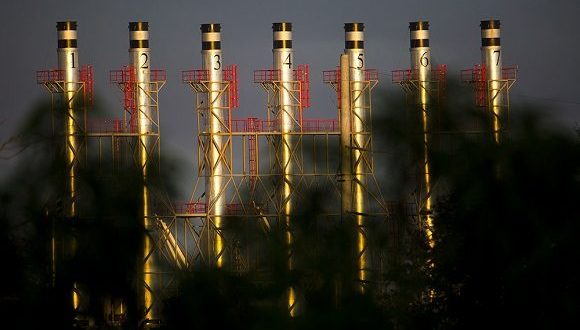 Ocho heridos por incendio en central eléctrica flotante en La Habana