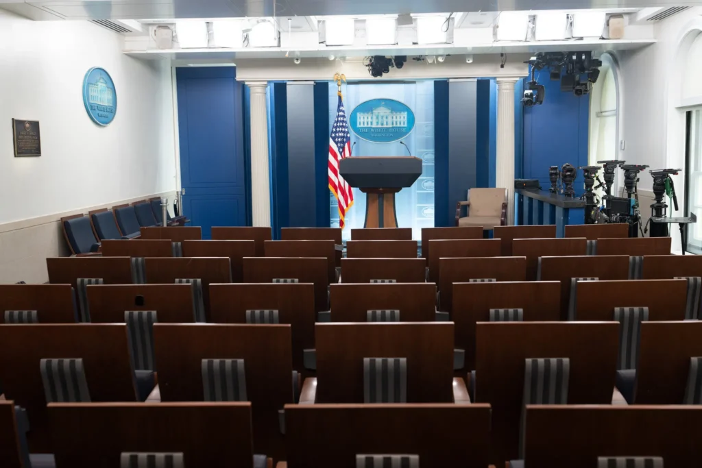 casa blanca salon