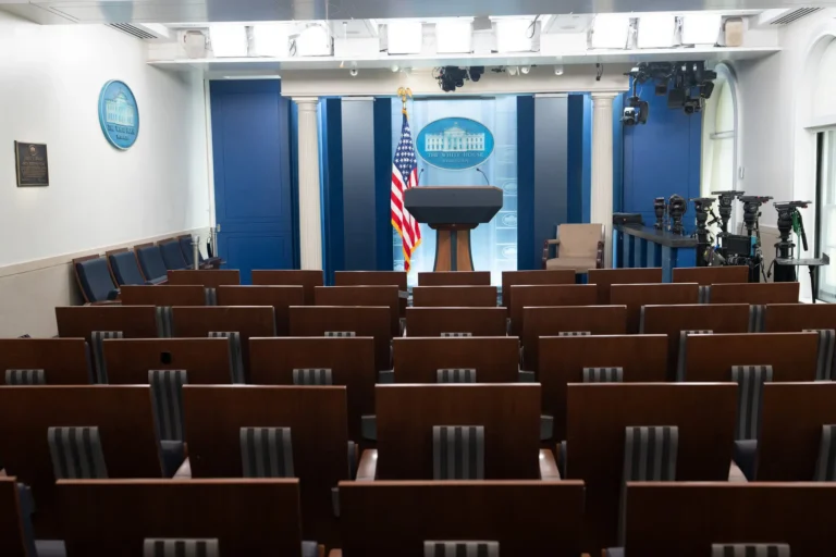 casa blanca salon